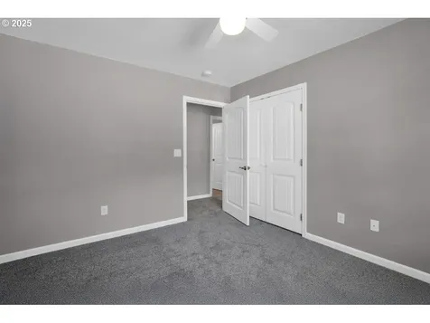 24895 Mccutcheon Avenue Veneta OR 97487