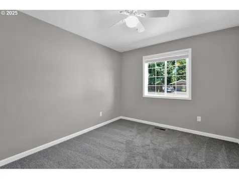 24895 Mccutcheon Avenue Veneta OR 97487
