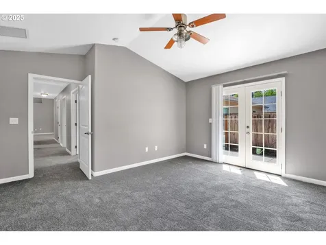 24895 Mccutcheon Avenue Veneta OR 97487
