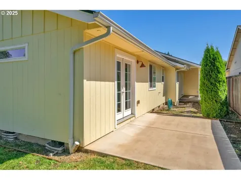 24895 Mccutcheon Avenue Veneta OR 97487