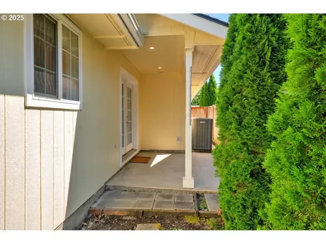 24895 Mccutcheon Avenue Veneta OR 97487