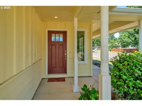 24895 Mccutcheon Avenue Veneta OR 97487