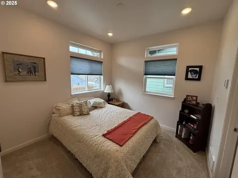 1690 32nd Street Florence OR 97439