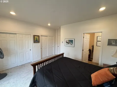 1690 32nd Street Florence OR 97439