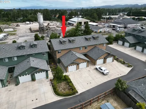 1690 32nd Street Florence OR 97439