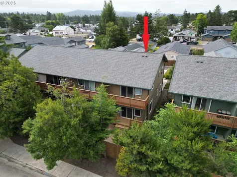 1690 32nd Street Florence OR 97439