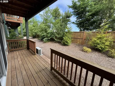 1690 32nd Street Florence OR 97439