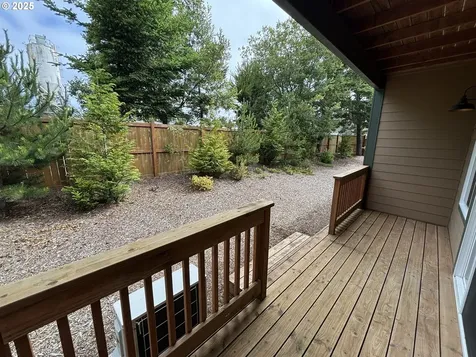 1690 32nd Street Florence OR 97439