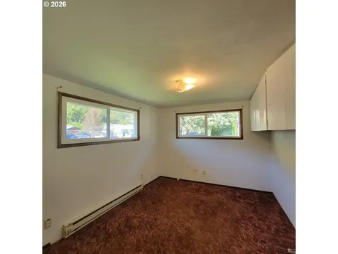 47858 W 1st Street Oakridge OR 97463