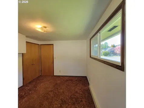 47858 W 1st Street Oakridge OR 97463
