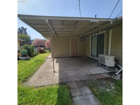 47858 W 1st Street Oakridge OR 97463