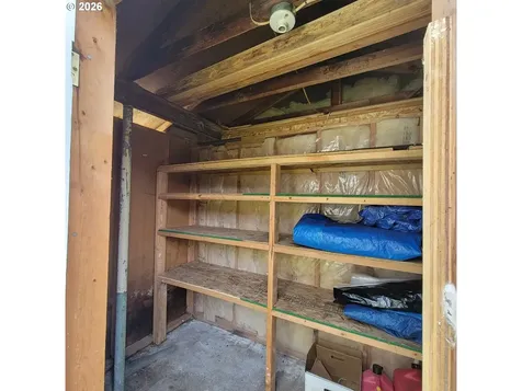 47858 W 1st Street Oakridge OR 97463