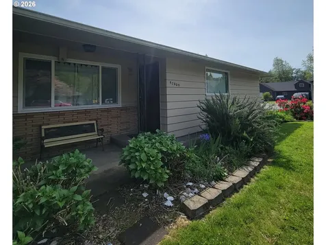 47858 W 1st Street Oakridge OR 97463