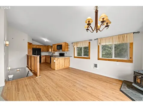 15816 S Wave Road Mulino OR 97042