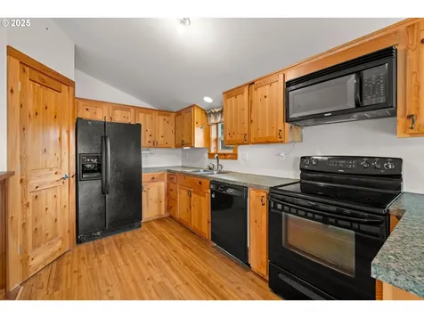 15816 S Wave Road Mulino OR 97042