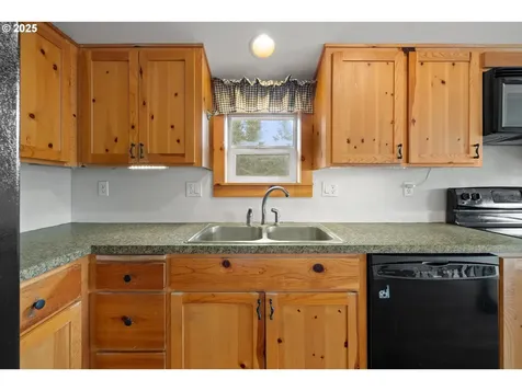 15816 S Wave Road Mulino OR 97042