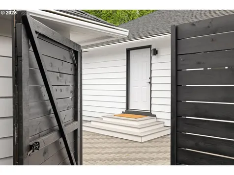 4215 NE 54th Street Vancouver WA 98661