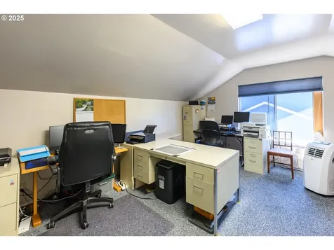 446 71st Street Springfield OR 97478