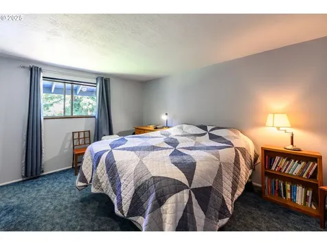 446 71st Street Springfield OR 97478