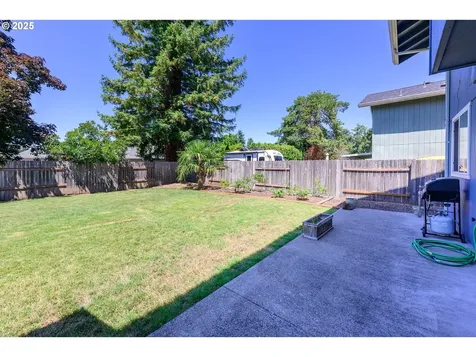 446 71st Street Springfield OR 97478