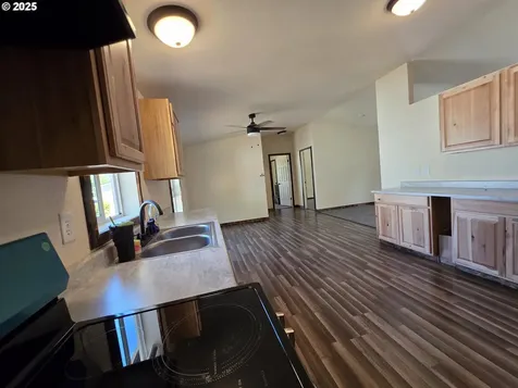 231 Owyhee Lane Roseburg OR 97471