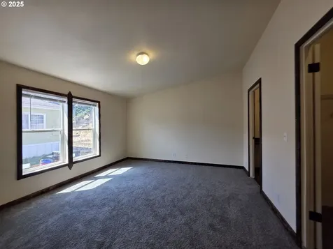 231 Owyhee Lane Roseburg OR 97471