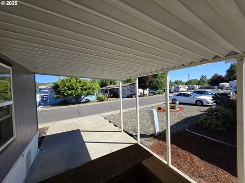231 Owyhee Lane Roseburg OR 97471