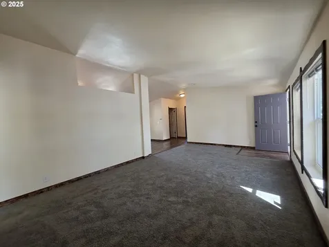 231 Owyhee Lane Roseburg OR 97471