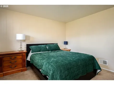 12923 NE Hancock Street Portland OR 97230