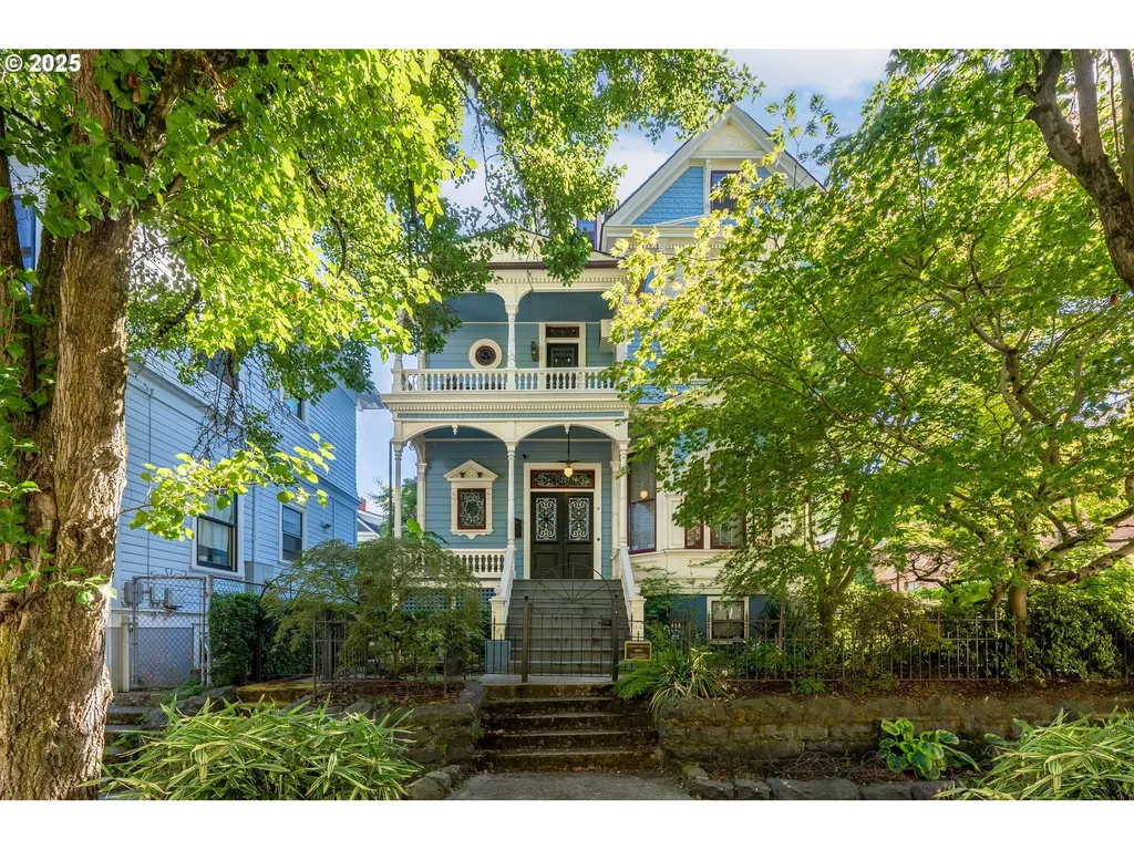 726 NW 22nd Avenue Portland OR 97210