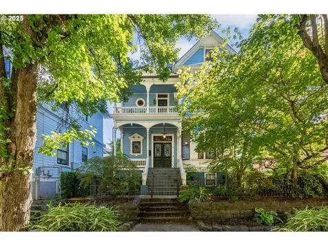 726 NW 22nd Avenue Portland OR 97210