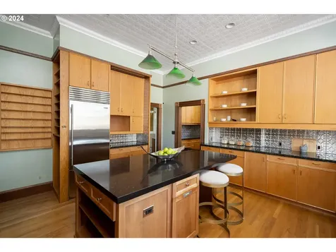 726 NW 22nd Avenue Portland OR 97210
