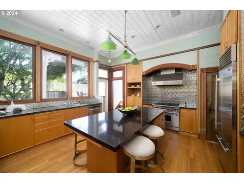 726 NW 22nd Avenue Portland OR 97210