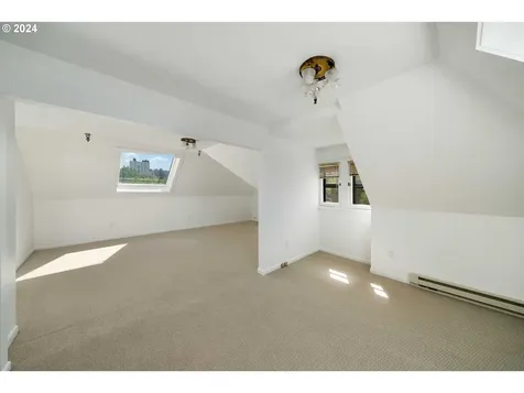 726 NW 22nd Avenue Portland OR 97210