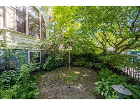 726 NW 22nd Avenue Portland OR 97210