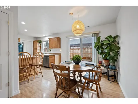 3785 Dove Lane Eugene OR 97402