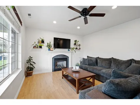3785 Dove Lane Eugene OR 97402
