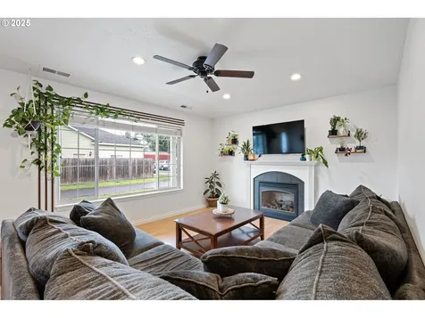 3785 Dove Lane Eugene OR 97402