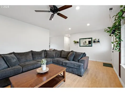 3785 Dove Lane Eugene OR 97402