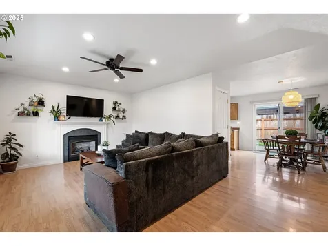 3785 Dove Lane Eugene OR 97402