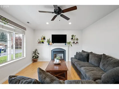 3785 Dove Lane Eugene OR 97402