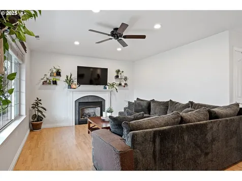 3785 Dove Lane Eugene OR 97402
