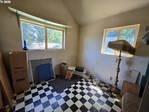 5390 NE Skidmore Street Portland OR 97218