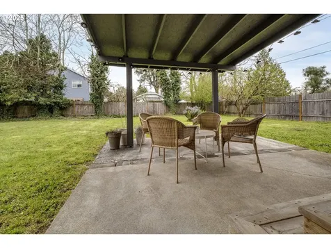 6711 SE 76th Avenue Portland OR 97206