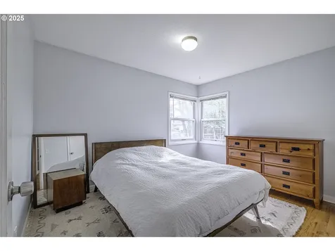 6711 SE 76th Avenue Portland OR 97206
