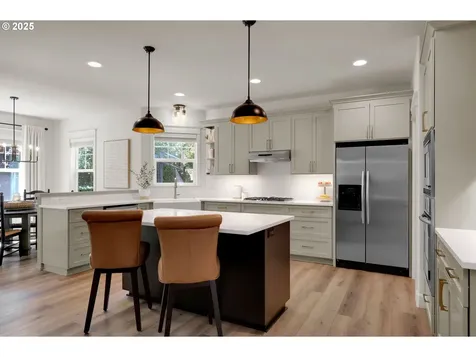 3308 Arlington Avenue Eugene OR 97408