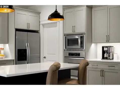 3308 Arlington Avenue Eugene OR 97408