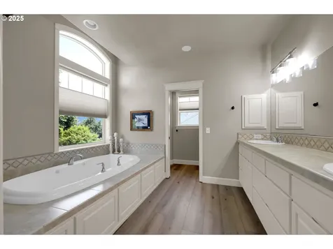 3308 Arlington Avenue Eugene OR 97408