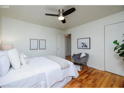 5543 NE Couch Street Portland OR 97213