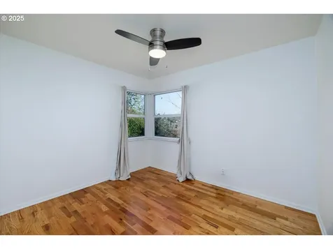 5543 NE Couch Street Portland OR 97213